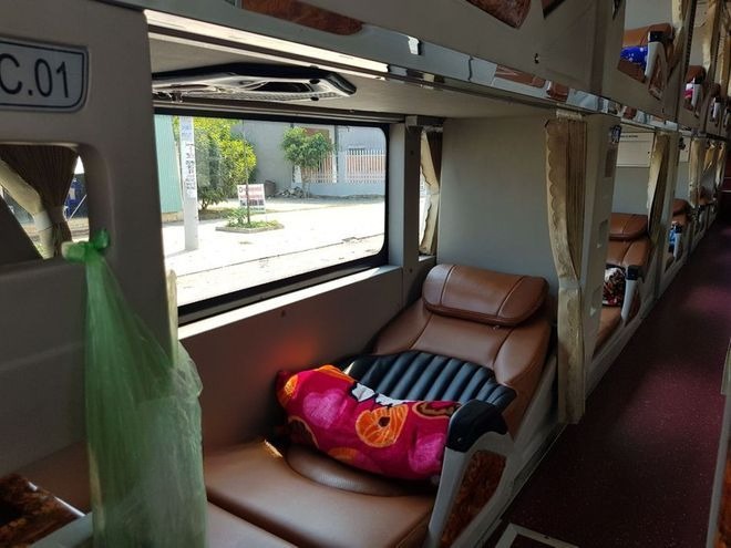 Xe Lovabus Giường nằm Nội thất Limousine 34 phòng VIP