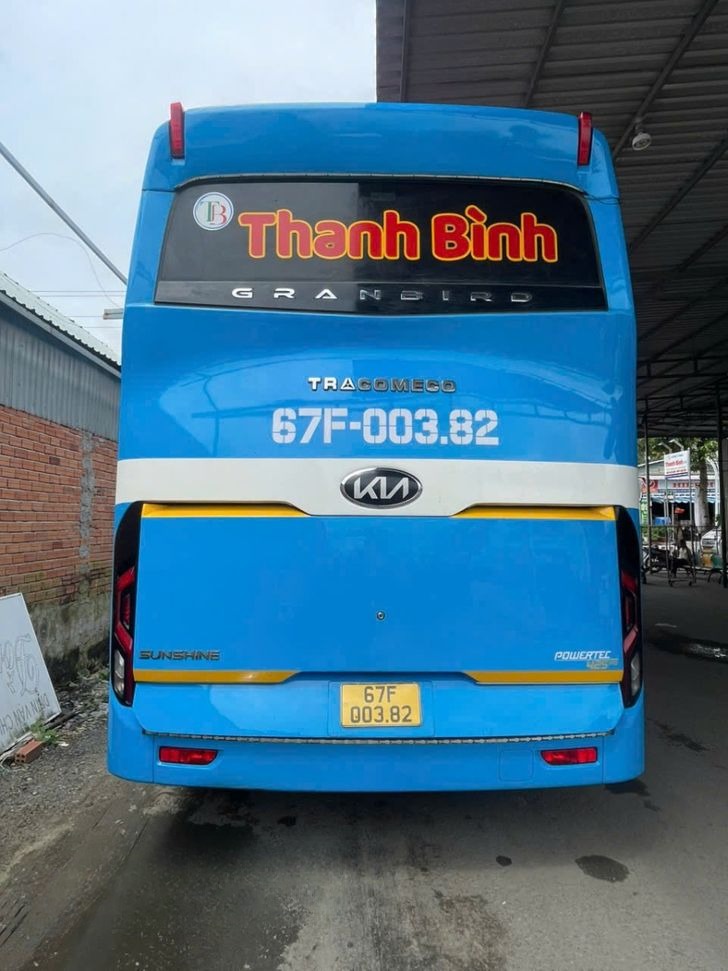 Xe Thanh Bình ĐP Mặt sau xe Limousine 34 phòng