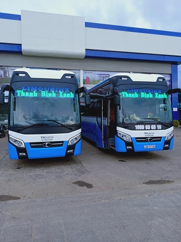 Xe Thanh Bình Xanh (Đức Trọng) Mặt trước xe Bên hông xe Limousine 22 Phòng Đôi (Có Toilet, Massage)