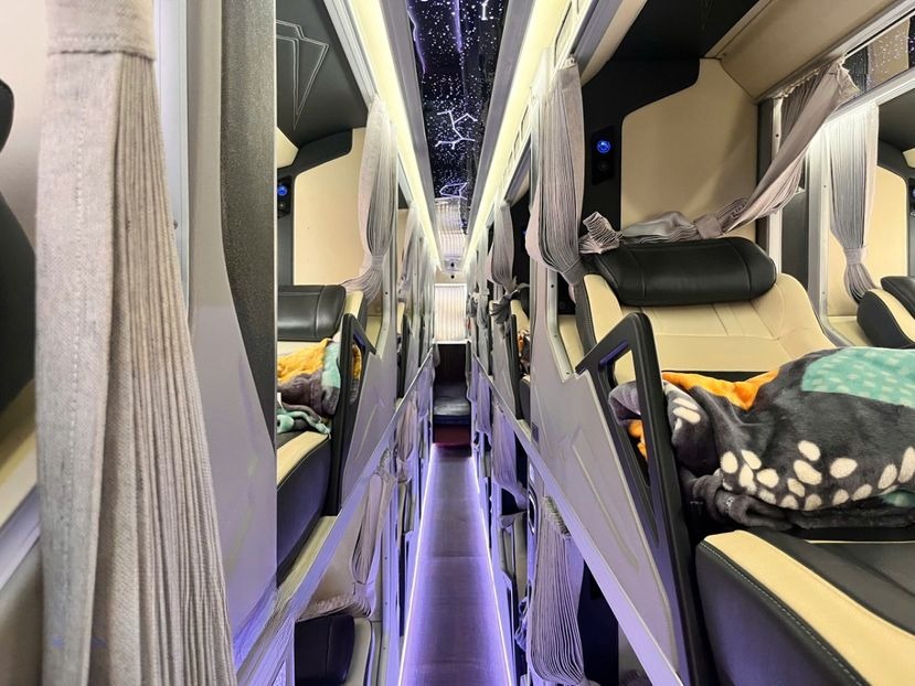 Xe Nhất Anh Giường nằm Nội thất Tiện ích Limousine 34 Phòng