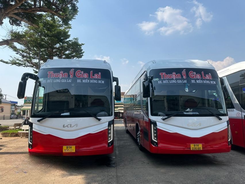 Xe Thuận Ý Mặt trước xe Limousine 24 Phòng