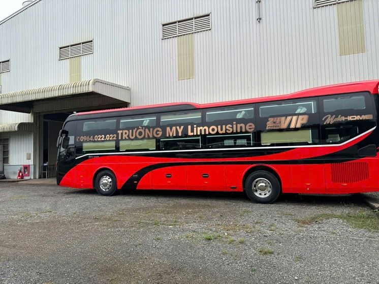 Xe Trường My Bên hông xe Mặt trước xe Limousine 22 Phòng
