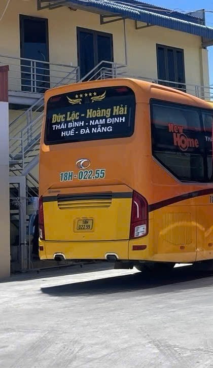 Xe Đức Lộc Limousine Mặt sau xe Cabin 34 phòng đơn (*)