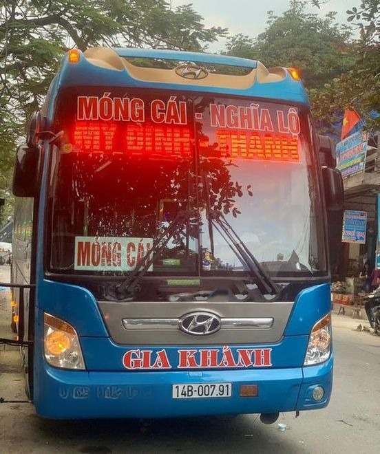 Xe Gia Khánh (Móng Cái) Mặt trước xe Giường nằm 38 chỗ