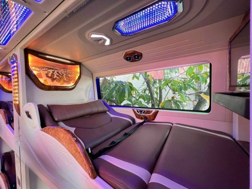 Xe Điều Hòa Giường nằm Tiện ích Nội thất Limousine 24 Phòng