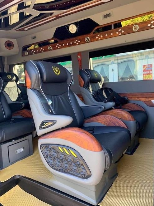 Xe Lovabus Ghế ngồi Nội thất Limousine 9 chỗ VIP