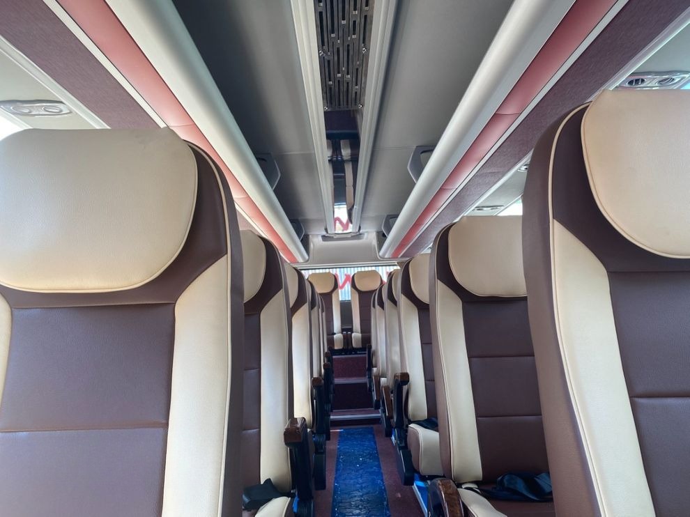 Xe Huệ Nghĩa Limousine Nội thất Ghế ngồi 28 chỗ