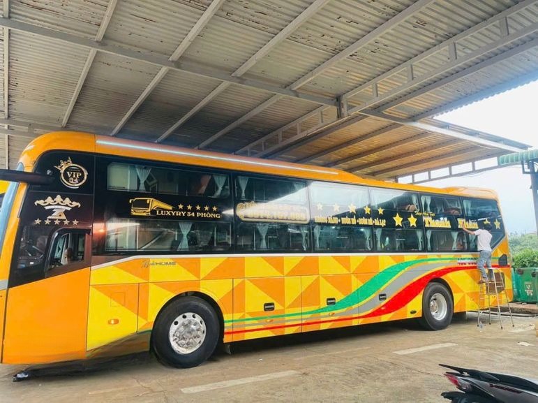 Xe Thanh Nhàn (Eakar) Bên hông xe Giường nằm 34 chỗ