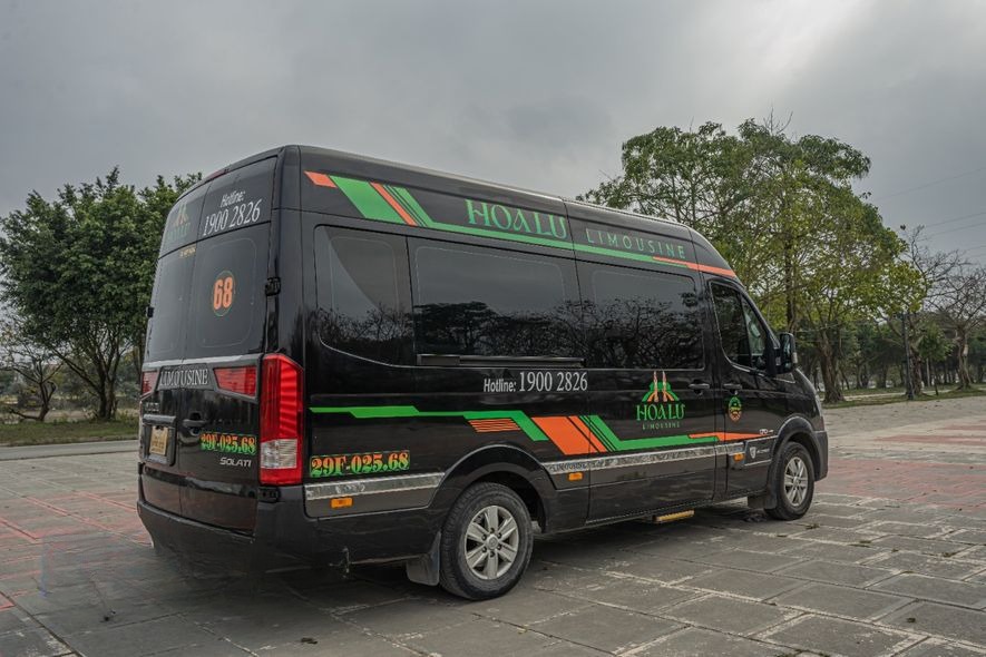 Xe Hoa Lư Limousine Mặt sau xe 