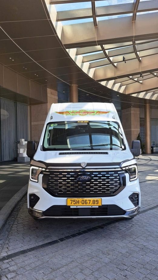 Xe Hải Vân Travel Mặt trước xe VIP Limousine 9 chỗ