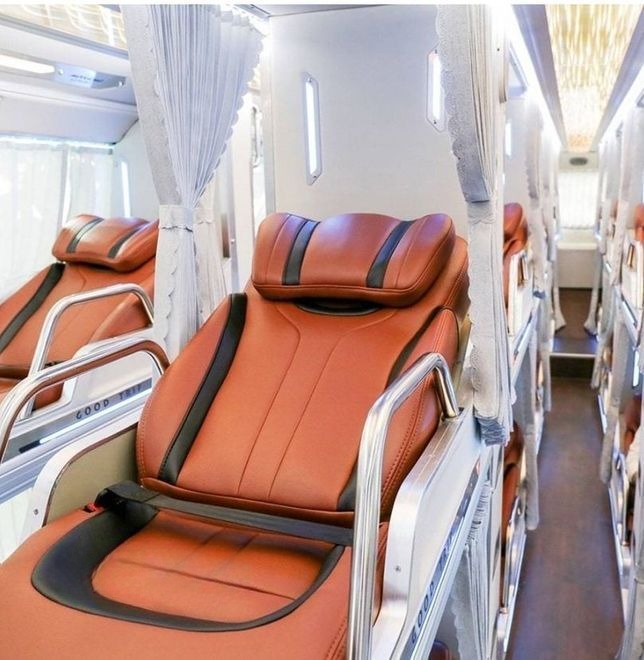 Xe Phương Hồng Linh Giường nằm Limousine giường phòng 34 chỗ