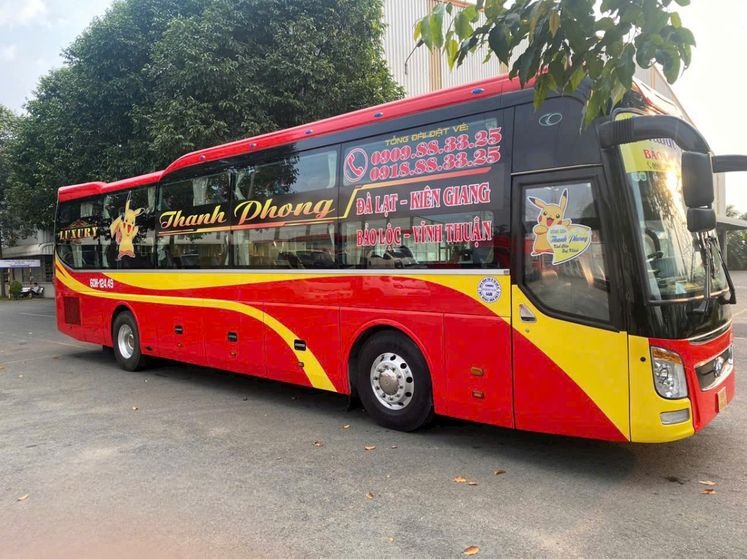 Xe Thanh Phong Bên hông xe Mặt trước xe Giường nằm 36 chỗ
