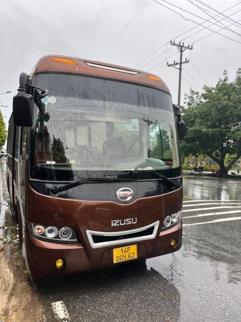 Xe Duy Khánh Limousine Mặt trước xe Limousine 19 chỗ