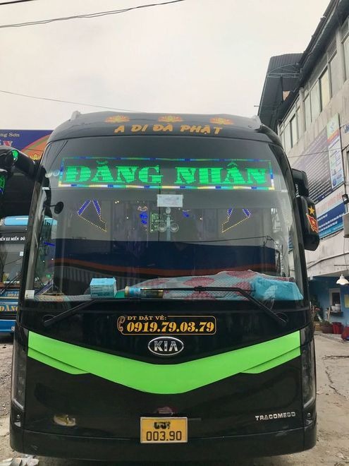 Xe Lovabus Mặt trước xe Limousine giường nằm 34 chỗ