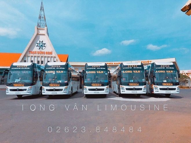 Xe Long Vân Limousine Mặt trước xe Limousine giường phòng 21 chỗ