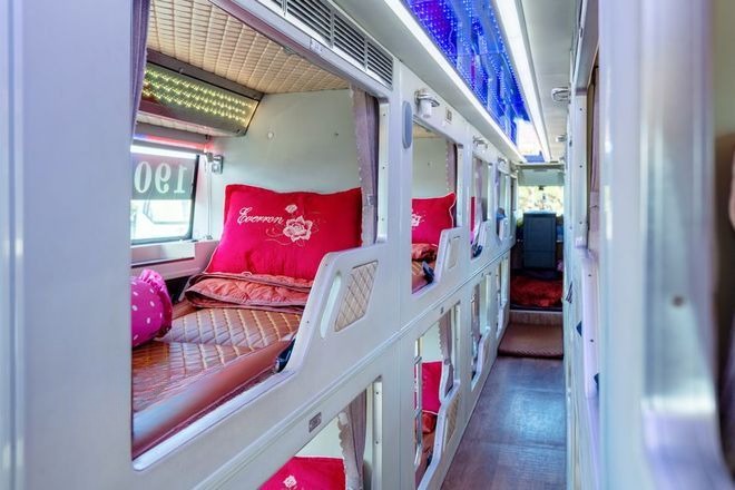 Xe Phong Phú Nội thất Tiện ích Limousine 22 Phòng