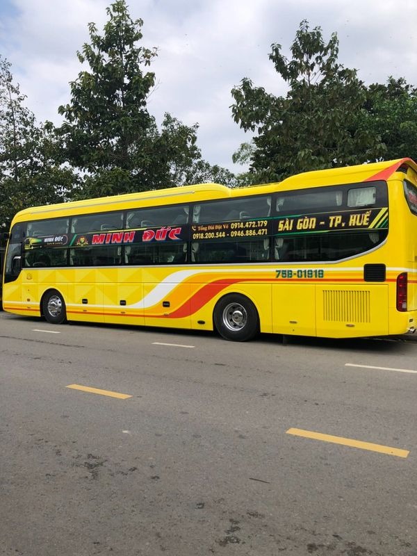 Xe Minh Đức - Trung Thảo  Mặt sau xe Giường nằm 38 chỗ