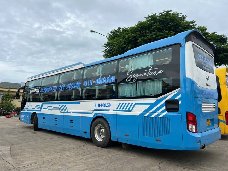Xe Tây Nguyên (Gia Lai) Mặt sau xe Bên hông xe Limousine 34 giường
