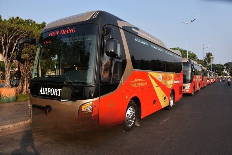 Xe Toàn Thắng - Vũng Tàu Mặt trước xe Mặt sau xe Bên hông xe Limousine 19 chỗ