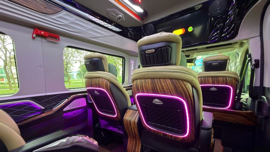 Xe Lovabus Nội thất Limosine 10 chỗ