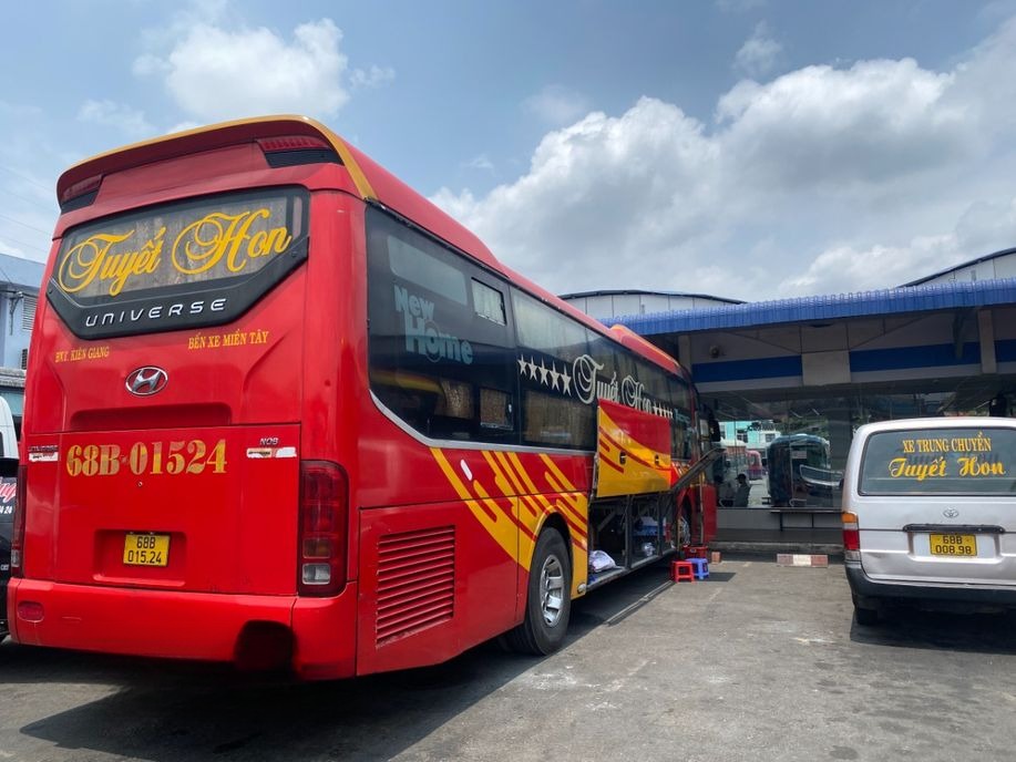 Xe Tuyết Hon Bên hông xe Mặt sau xe Giường nằm 40 chỗ