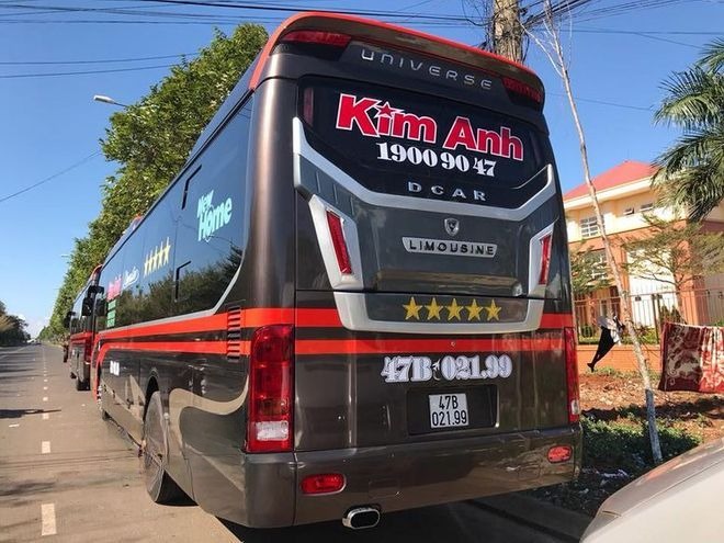 Xe Kim Anh Mặt sau xe Limousine 32 Phòng