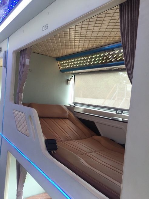 Xe Lovabus Giường nằm Nội thất Tiện ích Limousine giường phòng 22 chỗ