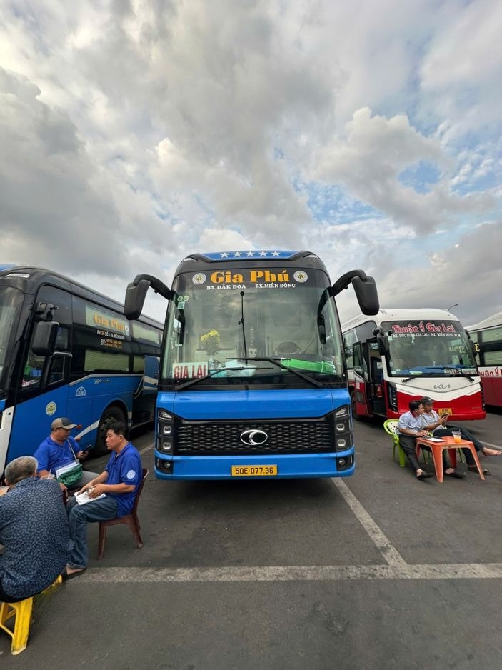 Xe Gia Phú - Gia Lai Mặt trước xe Limousine 24 phòng đơn