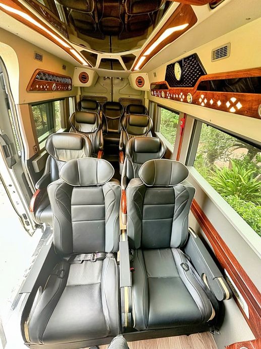 Xe Sapa Express Nội thất Tiện ích Limousine 10 chỗ