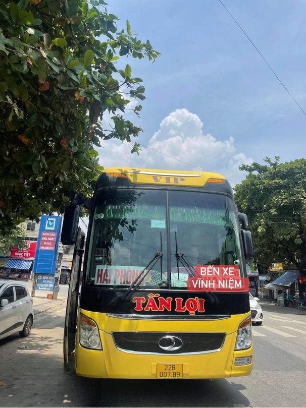 Xe Tấn Lợi  Mặt trước xe Giường nằm 44 chỗ