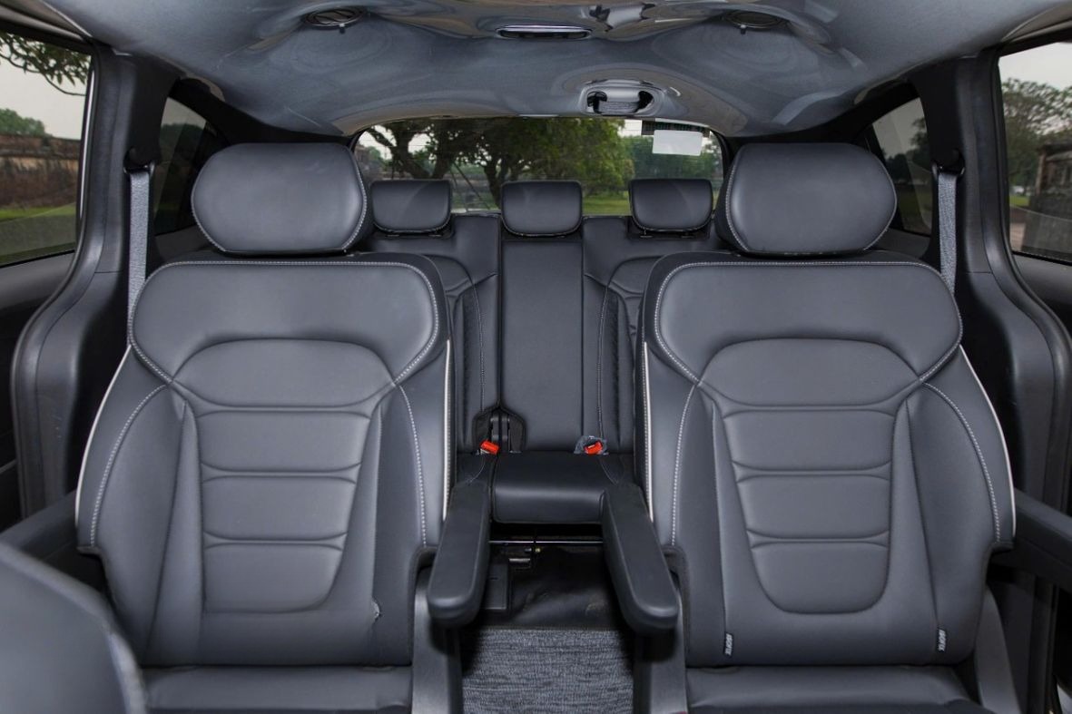 Xe Caro Luxury Ghế ngồi Nội thất Hyundai Custin 6 ghế
