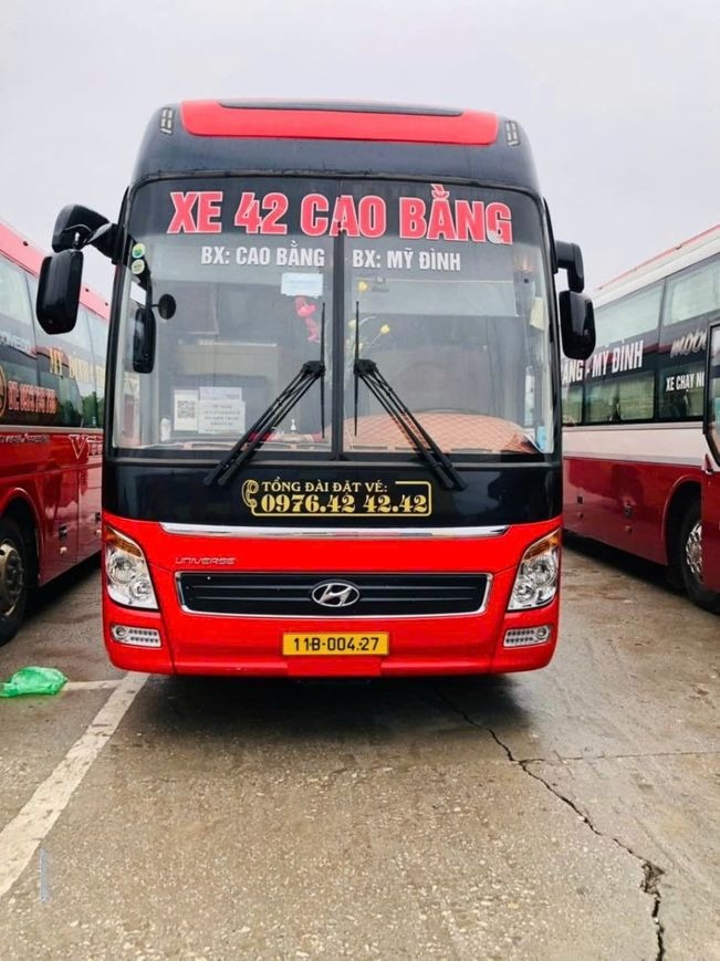 Xe Bốn Hai Mặt trước xe Cabin 24 giường