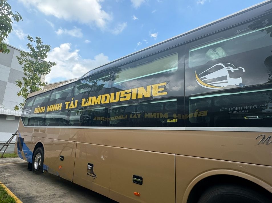 Xe Bình Minh Tải Bên hông xe Limousine 22 Phòng (WC)