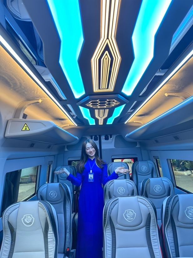 Xe GoroTrip Limousine VIP Ghế ngồi Tiện ích Nội thất Limousine 15 chỗ