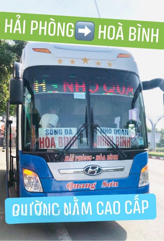 Xe Quang Sơn (Hòa Bình)  Mặt trước xe Giường nằm 40 chỗ