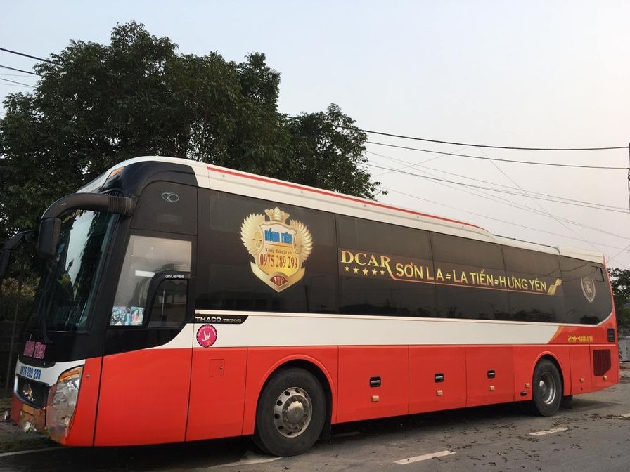 Xe Hồng Tiên (Sơn La) Bên hông xe Giường nằm 40 chỗ
