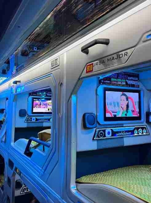 Xe Khánh Nam Nội thất Limousine giường nằm 24 chỗ