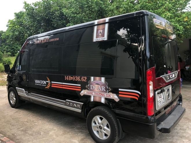 Xe Tuấn Kiệt Bên hông xe Limousine 9 chỗ