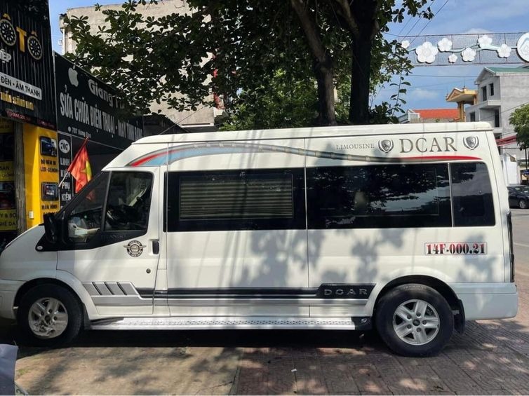 Xe Bắc Ninh Limousine Bên hông xe Limousine 9 chỗ