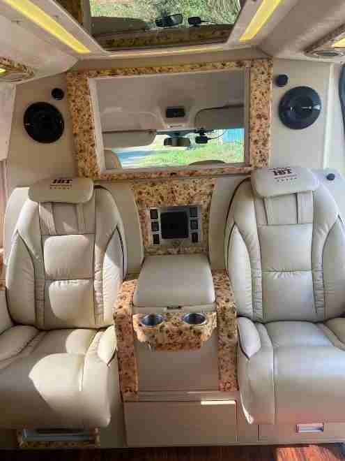 Xe Anh Bình Nội thất Tiện ích Ghế ngồi Limousine 9 chỗ