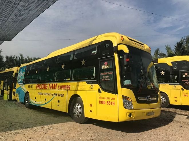 Xe Phương Nam Mặt trước xe Bên hông xe Giường nằm 40 chỗ có toilet
