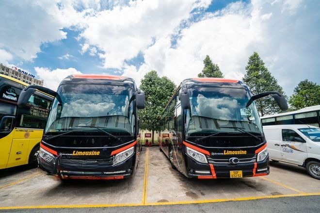 Xe Tiến Oanh Mặt trước xe Limousine 22 Phòng Đôi (Có Toilet)