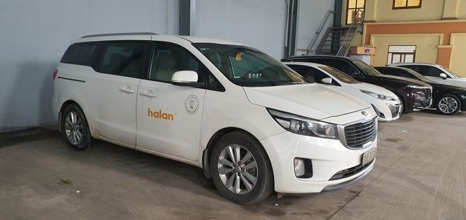 Xe Hà Lan Bên hông xe Xe 6 chỗ