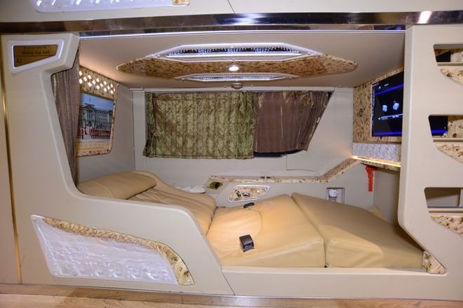 Xe Mận Vũ Giường nằm Tiện ích Nội thất Limousine 20 chỗ VIP (Có WC)