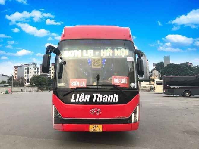 Xe Liên Thanh (Mộc Châu) Mặt trước xe Limousine giường nằm 34 chỗ