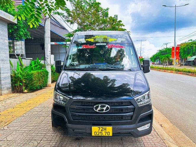 Xe Hai Trâm Mặt trước xe Xe Trung chuyển 5 chỗ