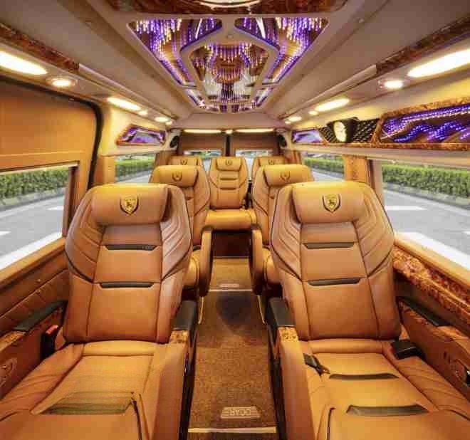 Xe Trí Nhân Mặt trước xe Mặt sau xe Bên hông xe Ghế ngồi Nội thất Tiện ích Limousine 9 chỗ