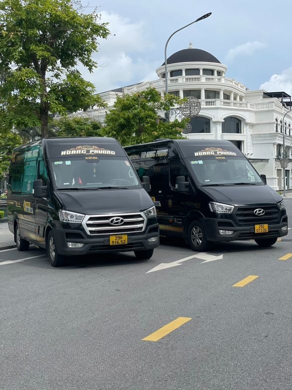 Xe Hoàng Phương Limousine (Hải Phòng) Mặt trước xe Limousine 11 chỗ