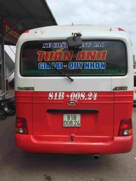 Mặt sau xe Ghế ngồi 27 chỗ Tuấn Anh (Gia Lai)