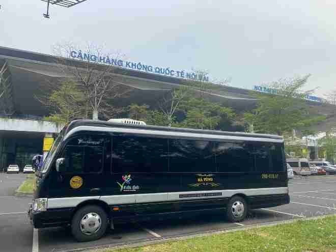 Xe VIP Hà Tùng Bên hông xe Limousine 15 chỗ